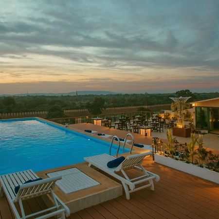Sunset Palace View Suites Mandalaj Kültér fotó