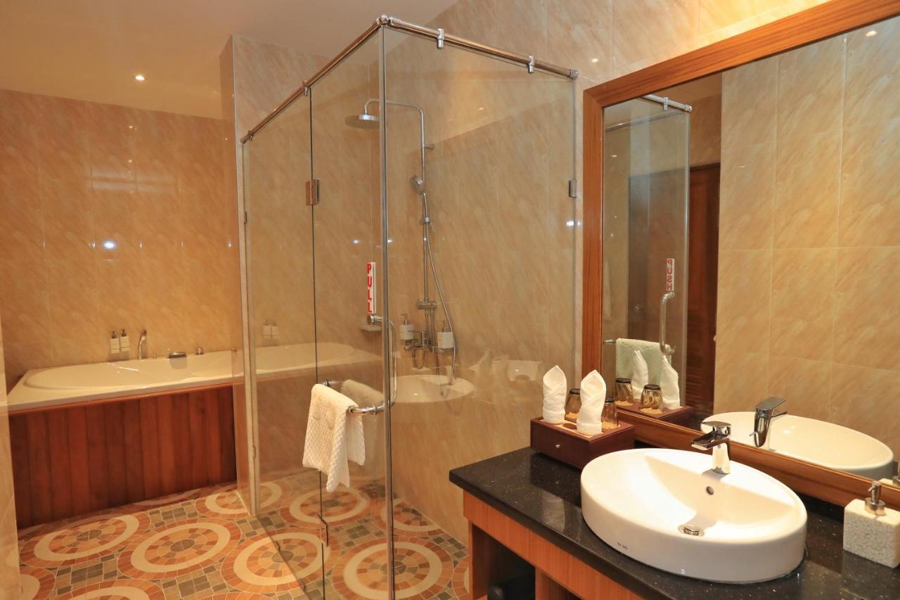 Sunset Palace View Suites Mandalaj Kültér fotó